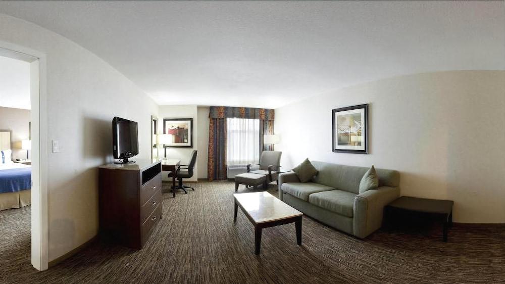 Holiday Inn Hotel & Suites Surrey East - Cloverdale By Ihg Buitenkant foto