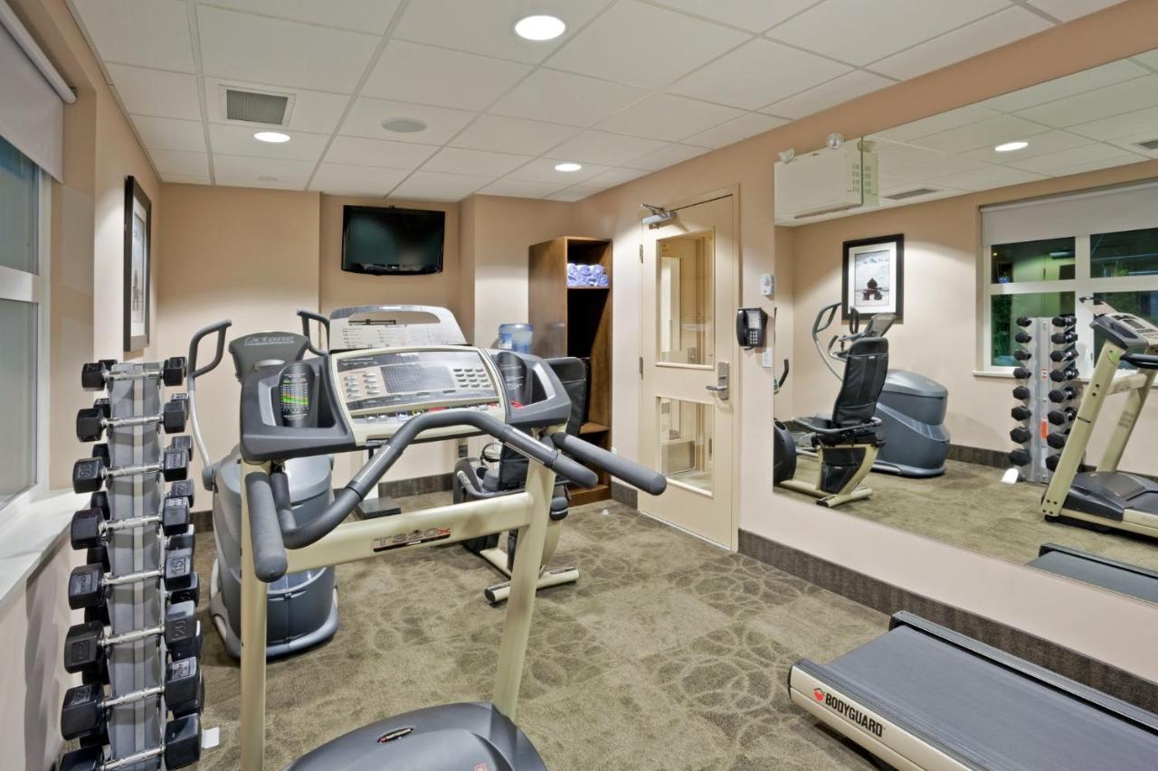 Holiday Inn Hotel & Suites Surrey East - Cloverdale By Ihg Buitenkant foto