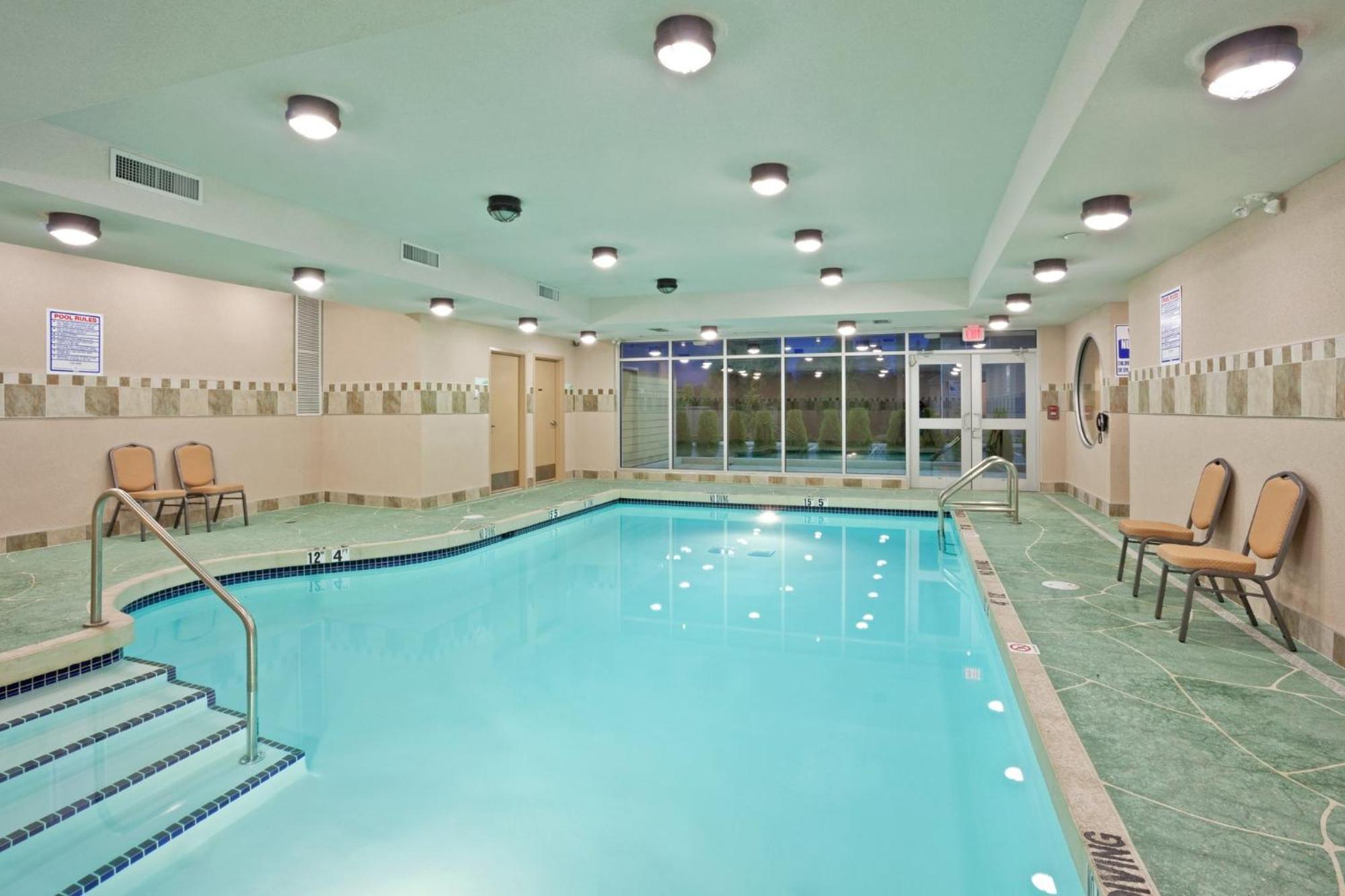 Holiday Inn Hotel & Suites Surrey East - Cloverdale By Ihg Buitenkant foto