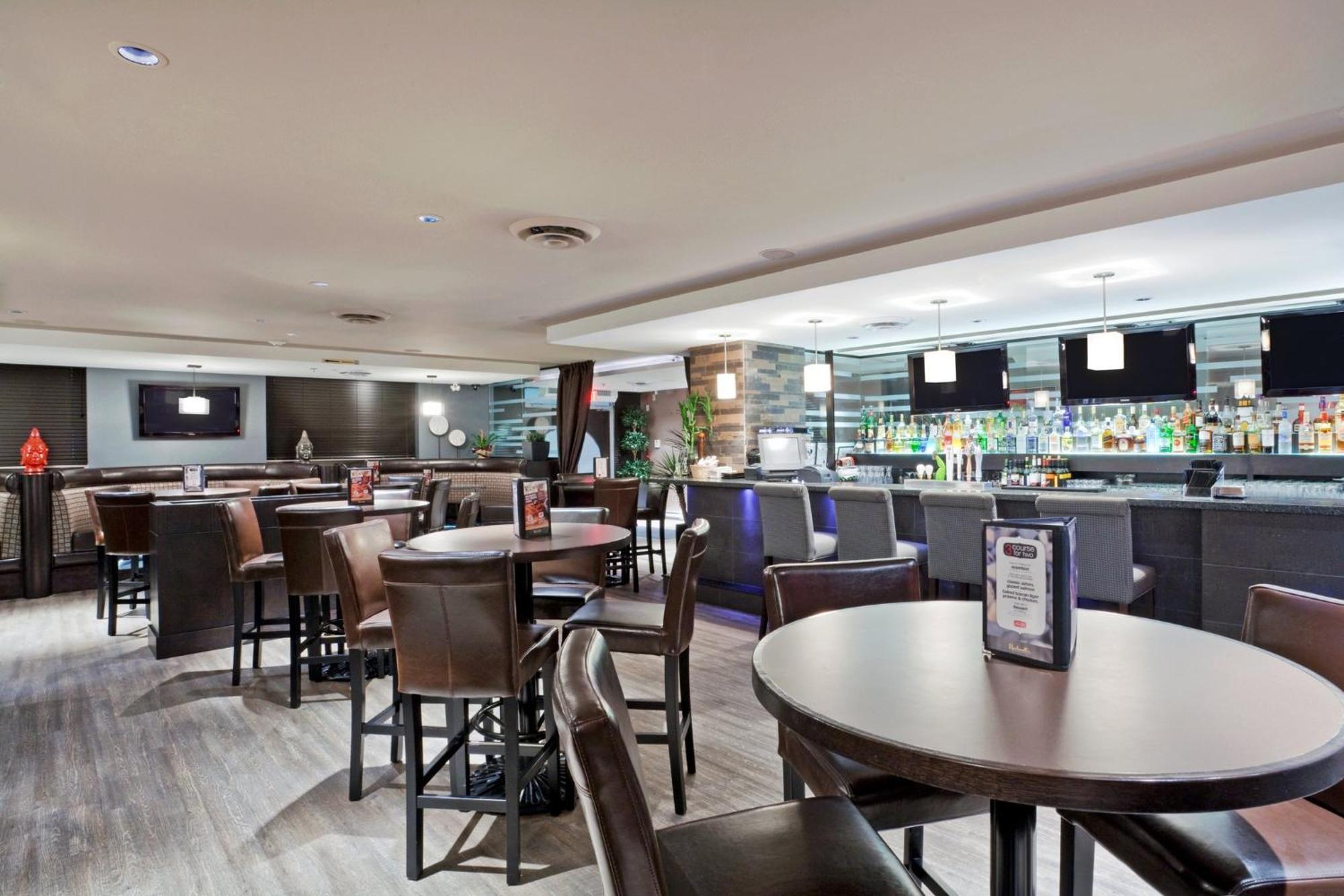 Holiday Inn Hotel & Suites Surrey East - Cloverdale By Ihg Buitenkant foto